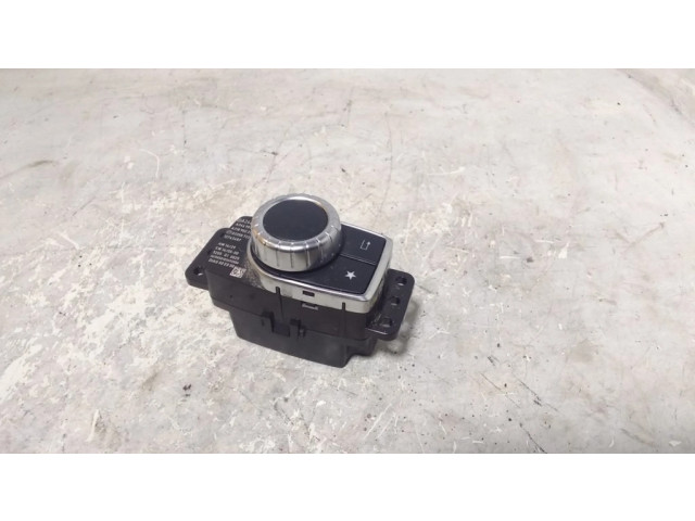 Мултифункционный включатель управления / ручка