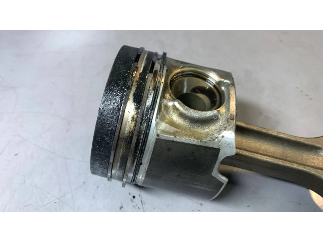 Píst 11248508023, 11257805329 BMW 7 F01 F02 F03 F04 pro naftový motor 3.0 N57 N57D30