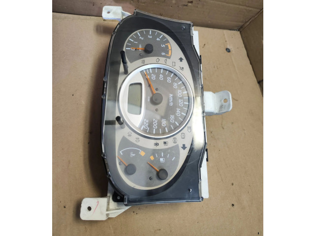 Přístrojová deska Nissan Almera Tino 2001 BU004