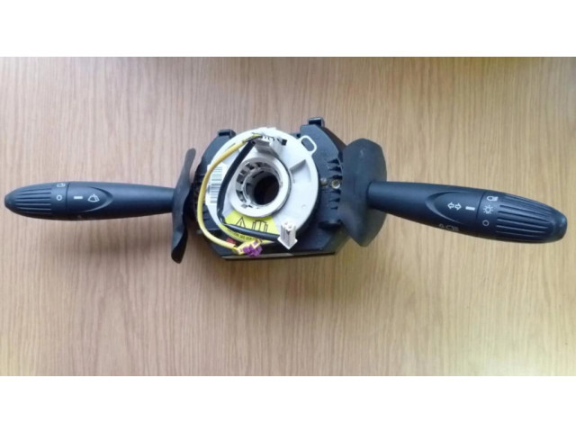 Мултифункционный включатель управления / ручка