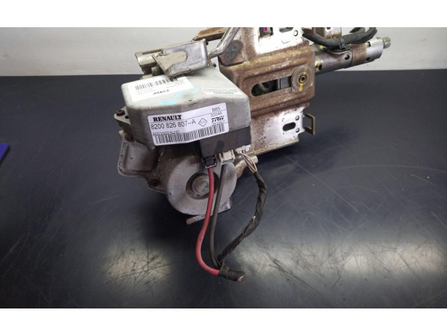 Руль Renault Clio III 2005 - 2012 года 8200826807