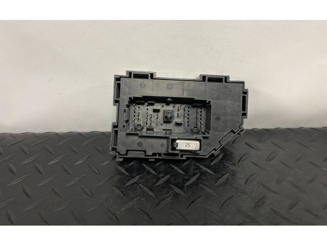 Блок предохранителей  1583951703   Chevrolet Tahoe    