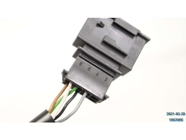 Зеркало электрическое Skoda Fabia Mk2 (5J) 2007 - 2014 года