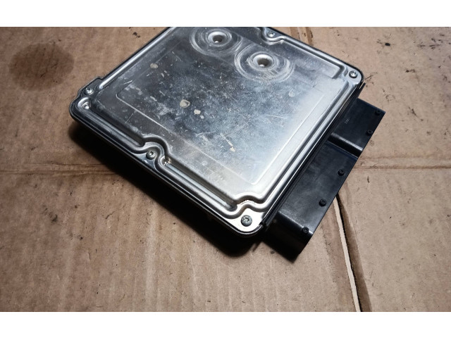 Řídící jednotka 03G906016DM, 1039S06225 Volkswagen Caddy 2006