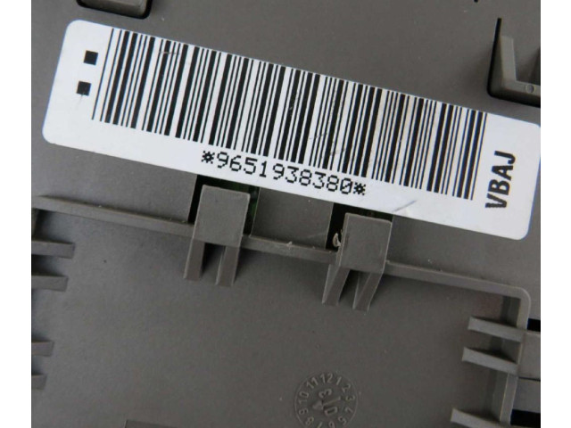 Блок предохранителей  9651938380   Fiat Ulysse    