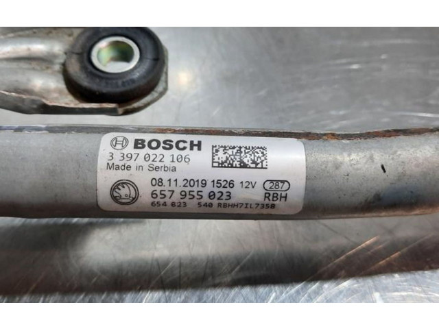 Vstřikovací lišta 657955023B Skoda Scala