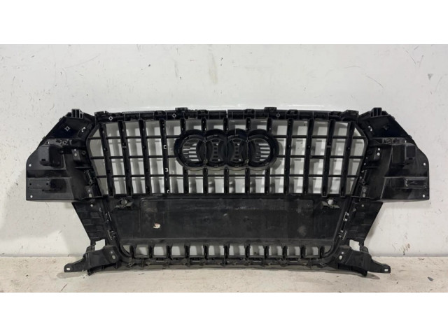 Верхняя решётка Audi Q3 8U 2011-2016 года 8U0853653A