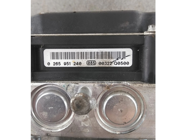 Блок АБС    KIA  Venga   -  года