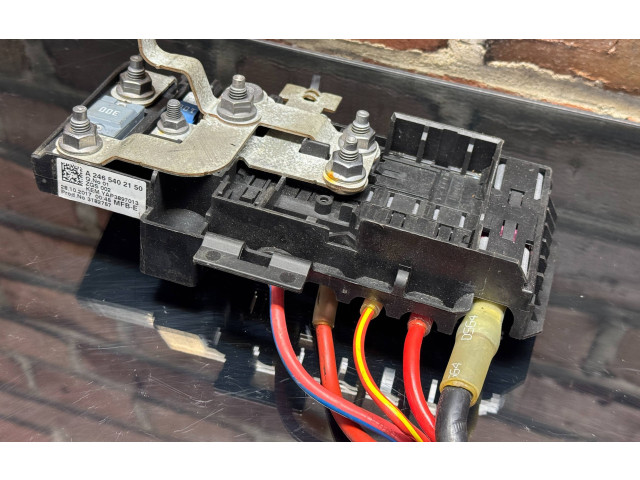   Pojistková skříňka A2465402150, 3182757   Mercedes-Benz GLA W156 2018