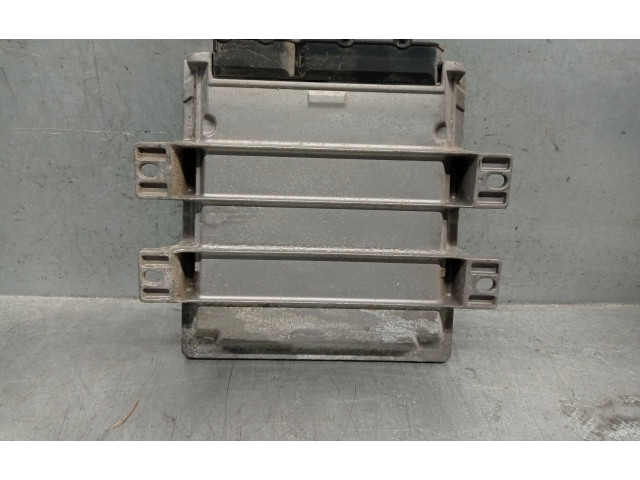 Блок управления двигателя 4D752768   Rover Streetwise