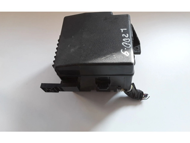 Блок предохранителей 8565A368, 8565A369 Mitsubishi L200