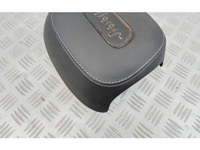 Подушка безопасности водителя    Jeep Grand Cherokee