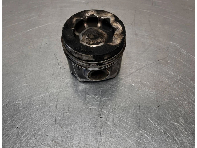 Píst 81L137 Volkswagen Multivan T5 CFC