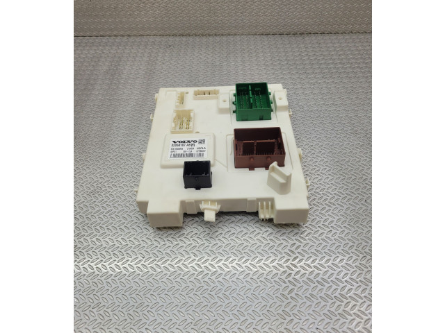 Блок управления 32268107 Volvo XC40