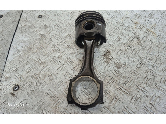 Поршень с шатуном 19N4, 897 Mitsubishi Outlander