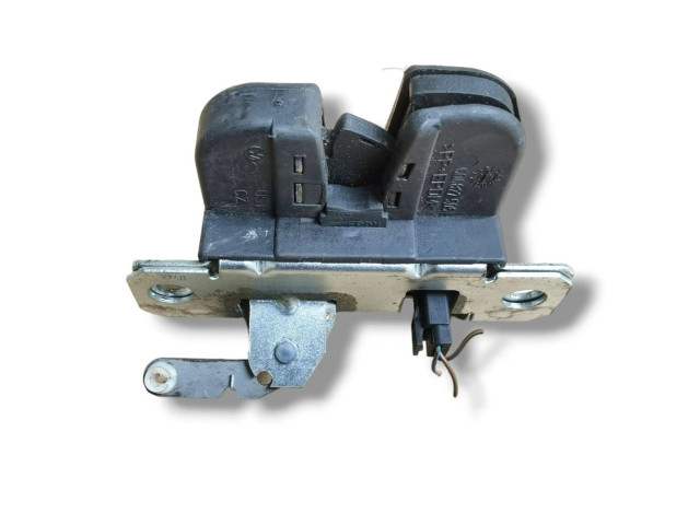 Zámek zadních dveří 6Q6827505E Volkswagen Polo IV 9N3 2008