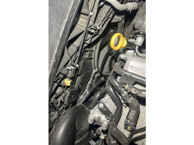 Vstřikovací lišta Audi Q3 8U DFTA