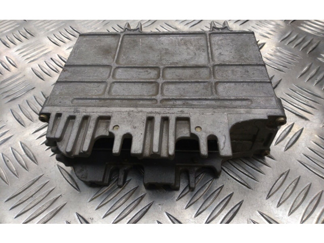 Блок управления двигателя 030906026R, 0261203302 Volkswagen Golf III