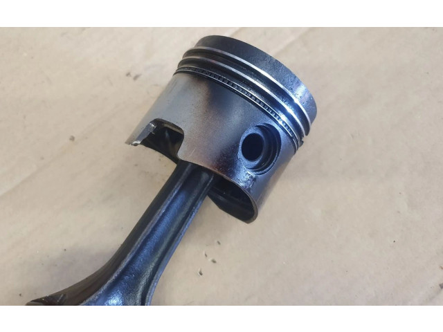  Поршень с шатуном PG 037198401A, 037107065B  Volkswagen Golf II  