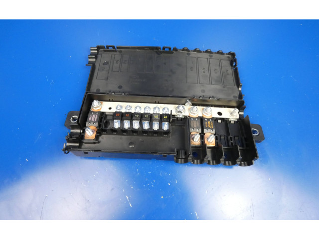 Блок предохранителей JX63145146AA, 301208301 Jaguar XE