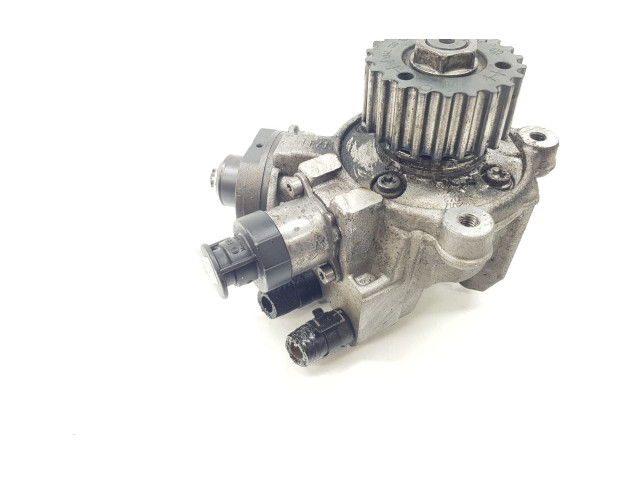 Топливный насос 04L130755E, 04L130755D Skoda Superb B8 (3V)