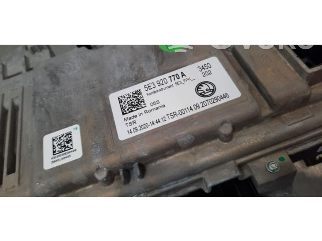 Панель приборов 5E3920770A Skoda Octavia Mk4