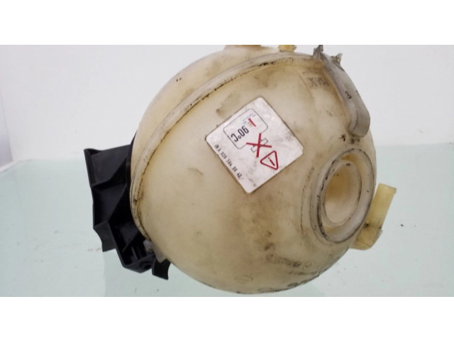 Расширительный бачок охлаждающей жидкости    