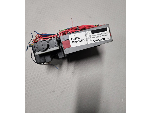 Блок предохранителей  9441585   Volvo XC90    