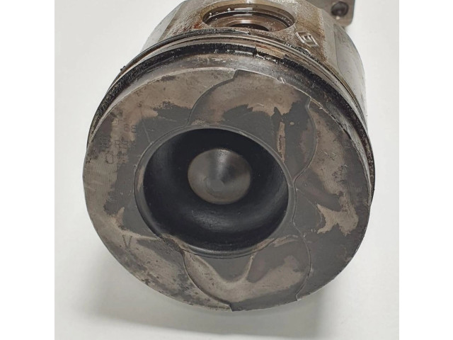 Píst 080310 Renault Megane II