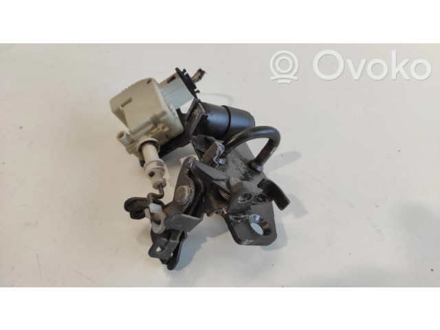 Замок задней крышки