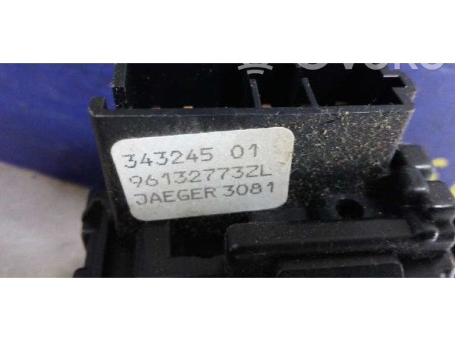 Ручка стеклоочистителей 96132773ZL   Citroen Xantia