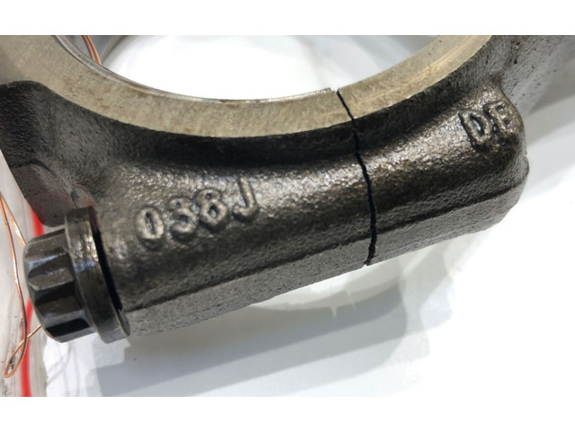 Поршень с шатуном Skoda Octavia Mk2 (1Z)