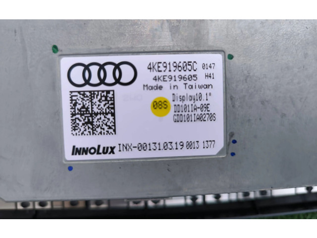 Радио/ проигрыватель CD/DVD / навигация