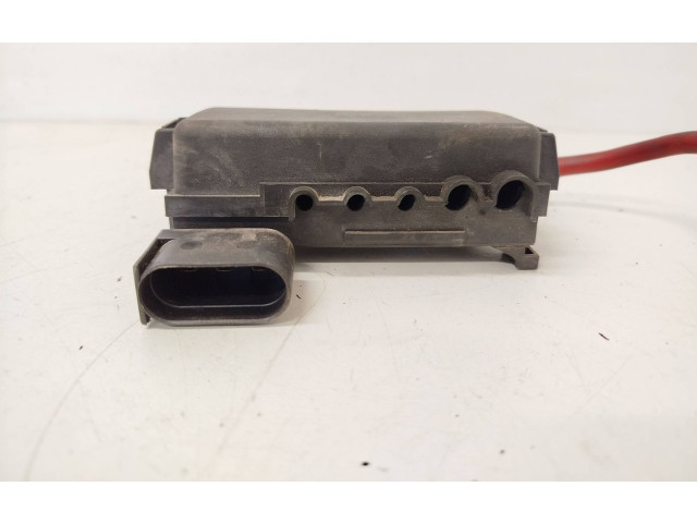 Блок предохранителей  1J0937550A   Skoda Octavia Mk1 (1U)    