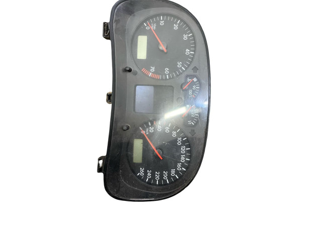 Přístrojová deska Volkswagen Bora 1998 88311301