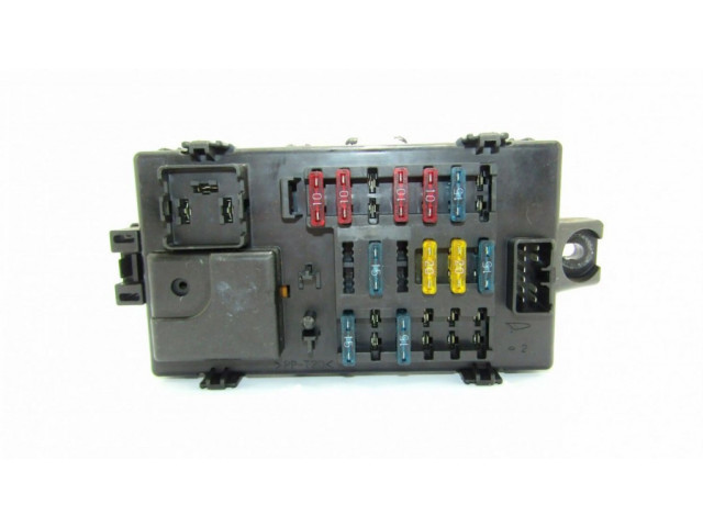 Блок предохранителей Daihatsu YRV