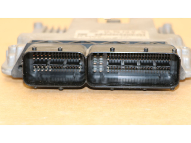 Řídící jednotka 03L906018NF, 0281018030 Volkswagen Caddy 2012