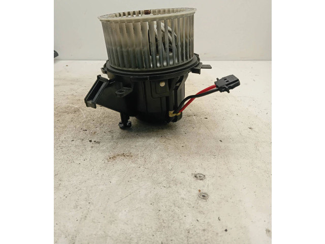 Вентилятор печки U0852003 Audi Q5 SQ5