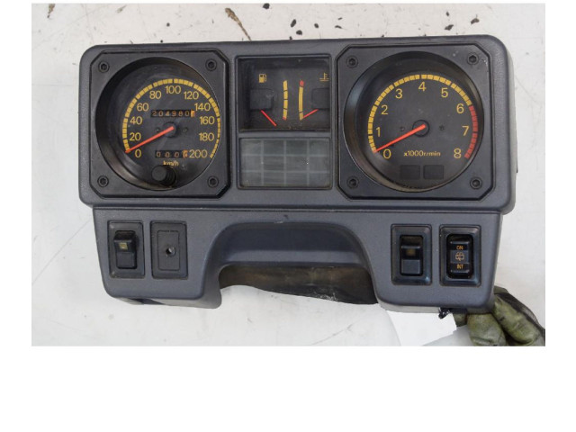Přístrojová deska Mitsubishi Pajero 1987 MB741965