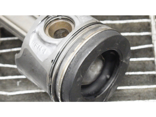 Поршень 120A18001R, 7701475074 Renault Clio IV для дизельного двигателя 1.5