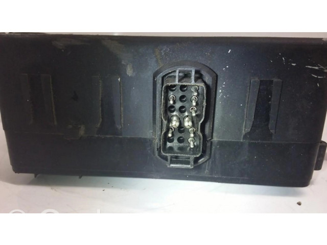 Pojistková skříňka BMW 5 E28 1985