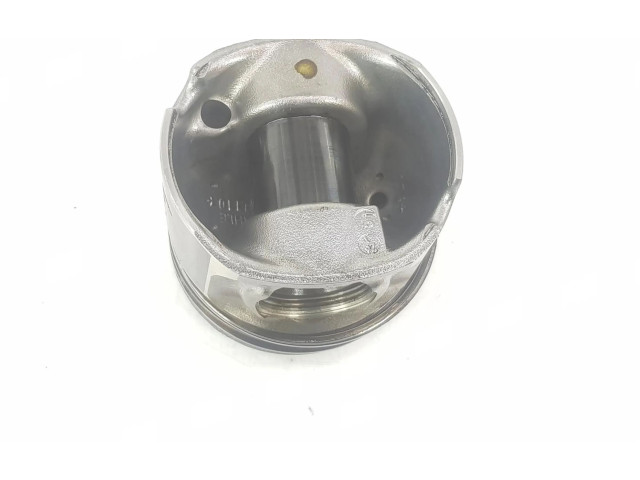 Píst 11257812585 BMW 5 F10 F11 pro naftový motor 3.0