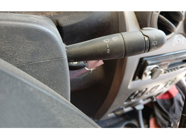 Ручка стеклоочистителей 6001551357   Dacia Sandero