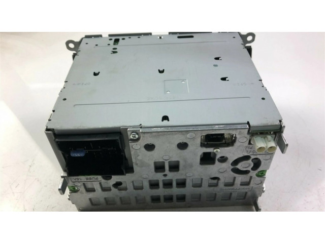 Радио/ проигрыватель CD/DVD / навигация