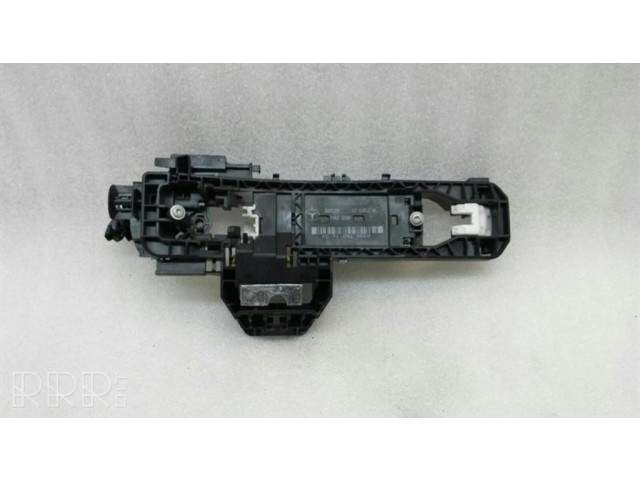 Задний держатель / кронштейн для внешней ручки открытия