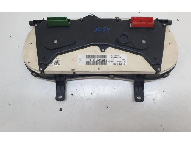 Přístrojová deska Nissan Primastar 2002 P8200390132B