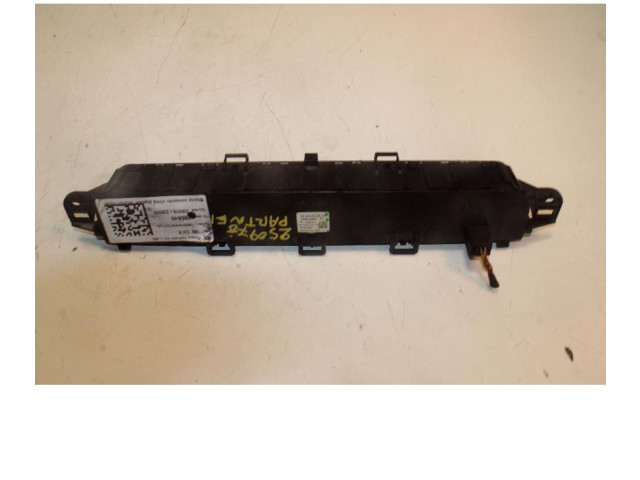 Блок управления климат-контролем 98340416ZD   Peugeot Partner III