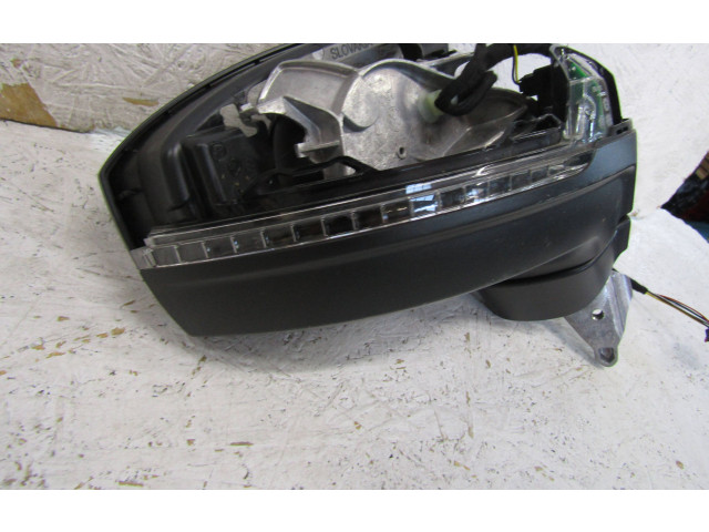 Zpětné zrcátko  Volkswagen Tiguan 2022  5NB857502AM  