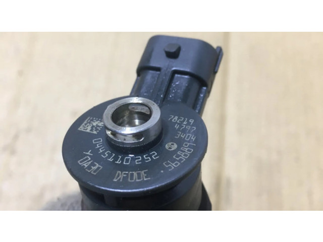 Vstřikovač 0445110252, 565889 Peugeot 206 CC pro naftový motor 1.4 DV4TD