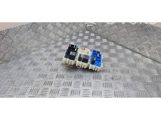 Блок предохранителей BS7T14K131AA Ford Galaxy